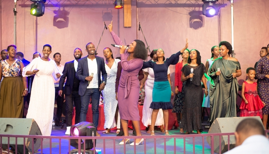 Korali z'ibigugu Injili Bora na Vuzimpanda zakoranye indirimbo "Urukundo" mbere yo guhurira mu gitaramo-VIDEO