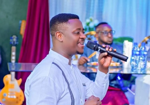 Samusure yavuze ko hari abari kumugambanira