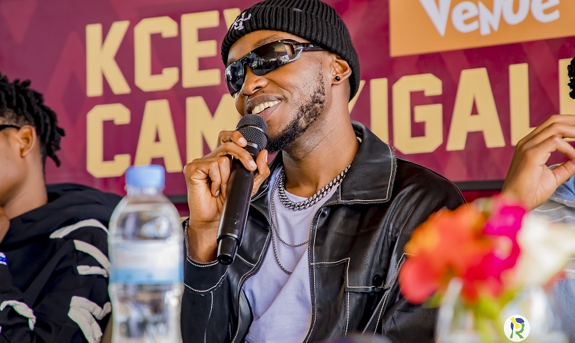 Dany Nanone yagereranyije kugaruka mu muziki no kwica umubu ukoresheje inyundo-VIDEO