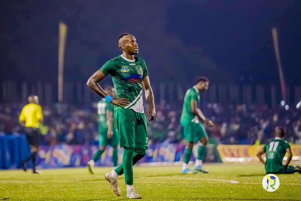 Nizigiyimana Mackenzie yavuze ko agiye guhagarika umupira w'amag ...