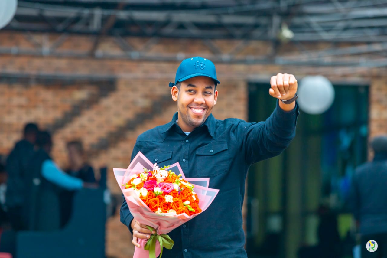 Nkumbura Ubugari bwo mu Rwanda! Akari ku mutima wa Fortran Bigirimana uje gutaramira i Kigali-AMAFOTO+VIDEO