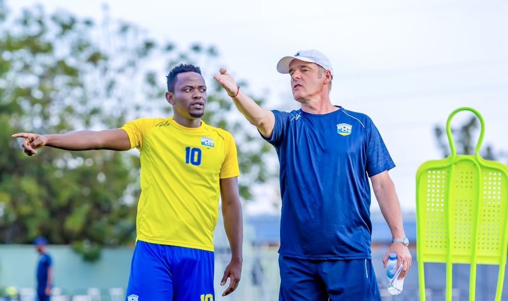 Mu myaka 16 ishize, Frank utoza Amavubi yinjiye mu batoza bakirigise Abanyarwanda! Abandi bitwaye gute? 