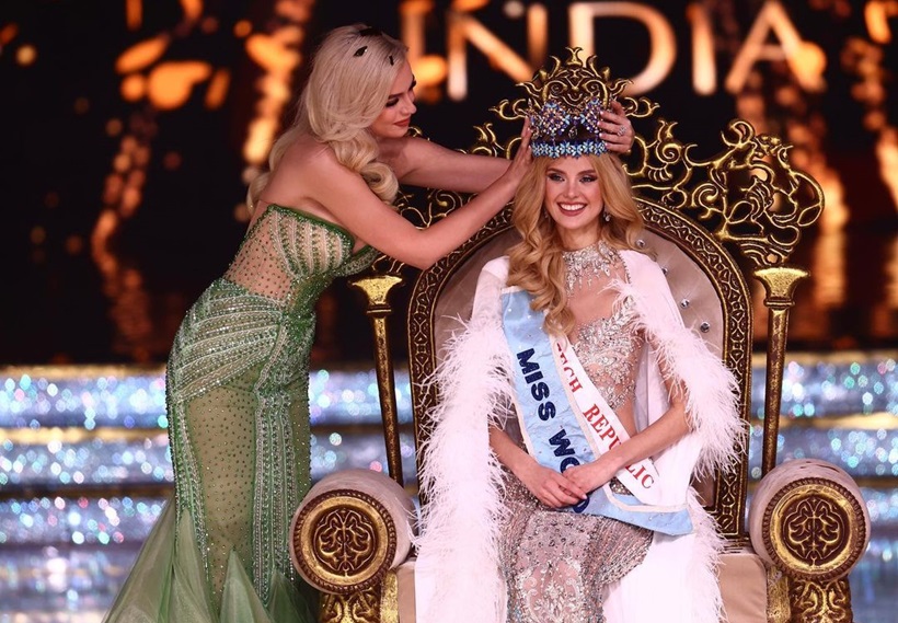 Krystyna PyszkovaÌ yegukanye ikamba rya  Miss World 2024