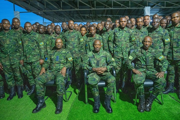 Abasirikare ba RDF 195 basoje amasomo yo gutwara ibinyabiziga bi ...