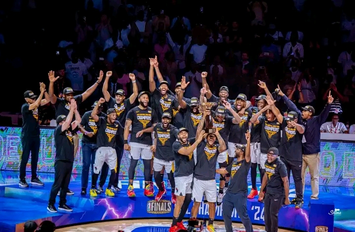 Imbere ya Perezida Kagame na Madamu, Petro de Luanda yegukanye igikombe cya BAL 2024