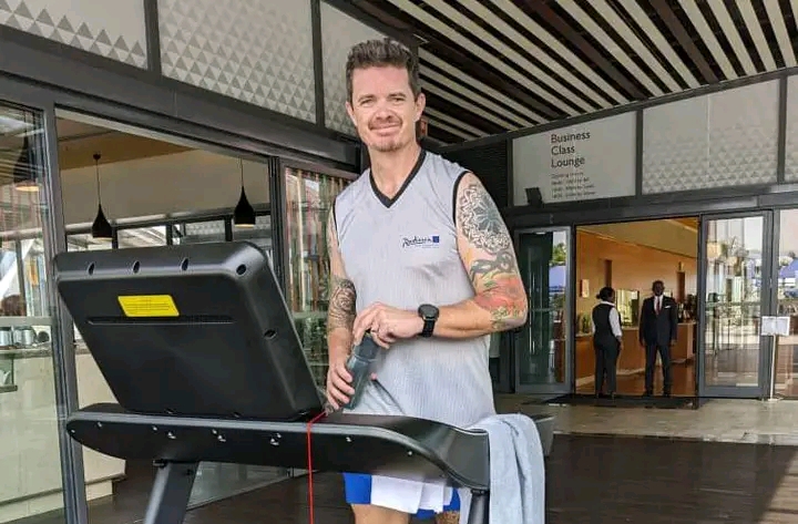 Kigali: Uko Umugabo wo mu Bwongereza yakoze siporo amasaha 24 ataruhuka