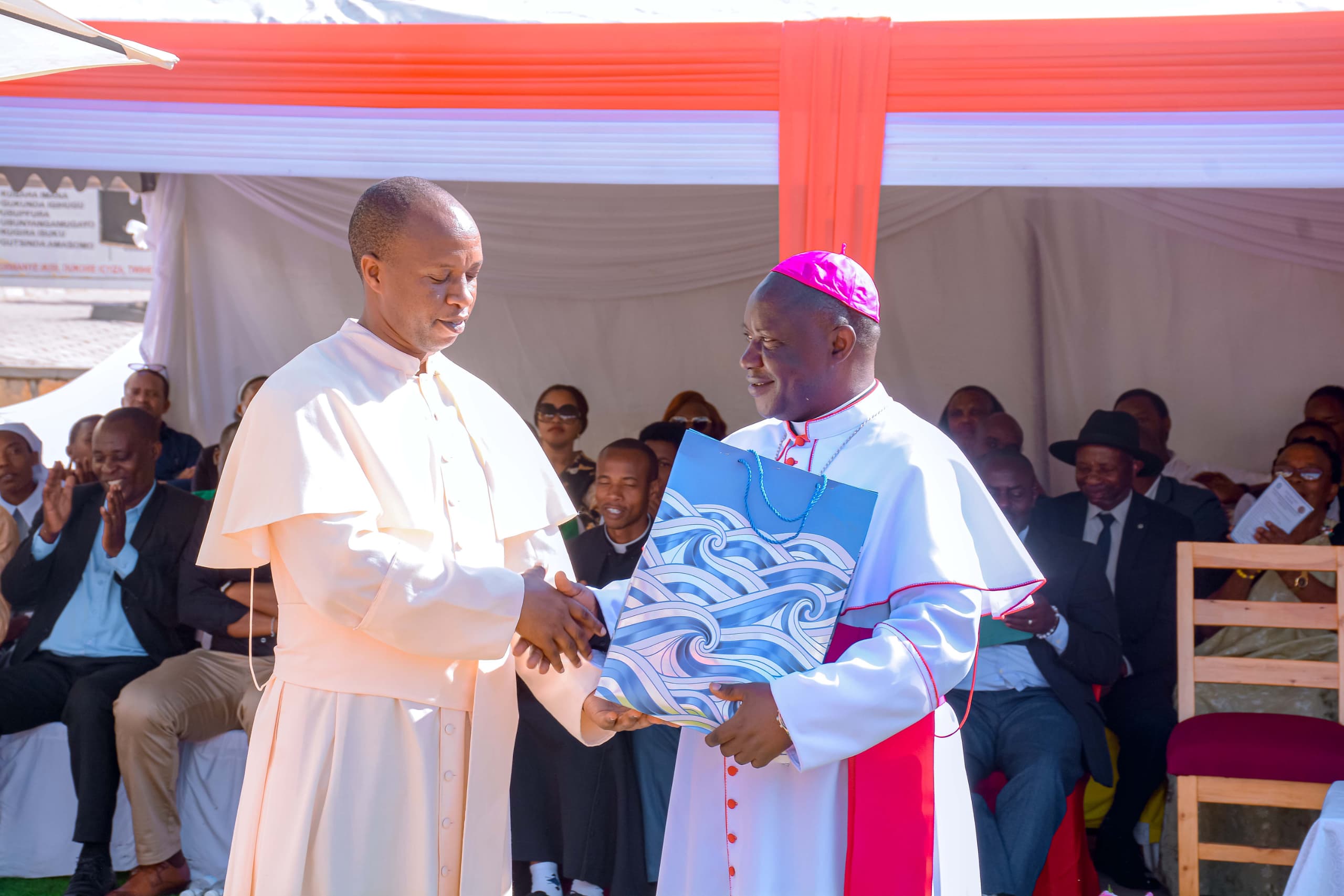 abiga-muri-ecose-saint-kizito-musambira-batahana-impamyabumenyi