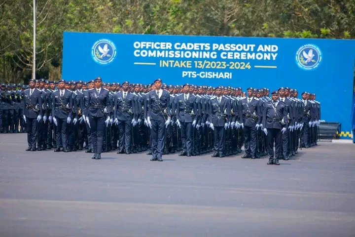 Polisi y’u Rwanda yungutse ba Ofisiye bato 635 bahawe ipeti rya ...