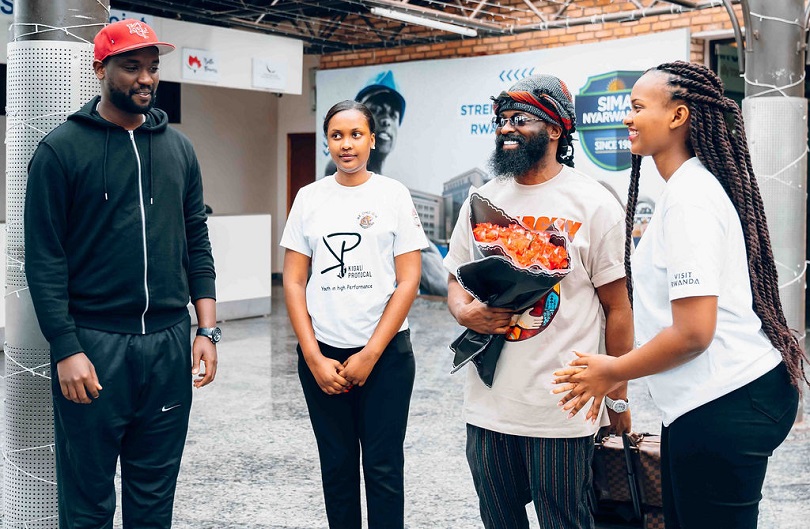 Gutumira Bruce Melodie no kwifashisha buri gihe Burna Boy: Smade washinze iserukiramuco Afro Nation yavuze