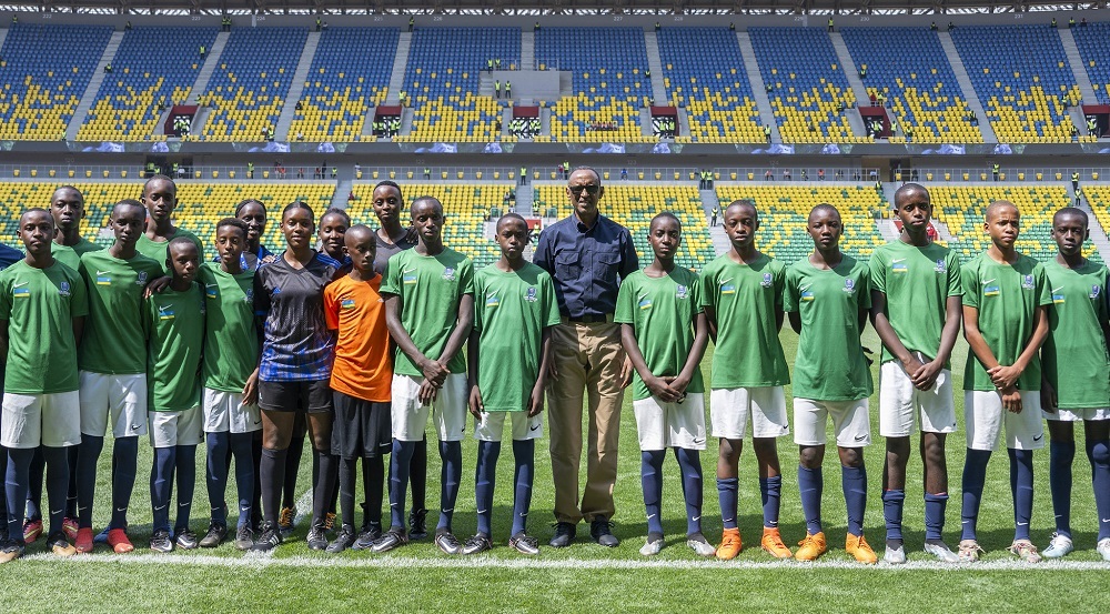 Perezida Kagame yaburiye abakora ibidindiza impano z'Abanyarwanda muri Siporo n'Ubuhanzi