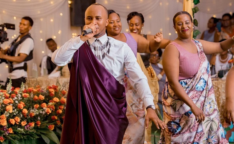 Yabaye urufatiro rw’inganzo yanjye- Cyusa Ibrahim watangiye gusohora indirimbo kuri Album yatuye Nyirakuru- VIDEO