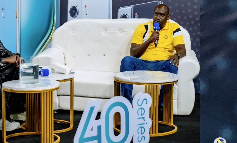 MTN yashyizeho ishimwe ku bazagura telefoni 'Camon 40 Series' yashyizwe ku isoko na TECNO-AMAFOTO
