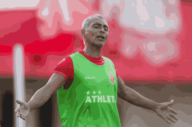 Umusenateri wahoze ari rutahizamu wa Brazil yasabye gukora iperereza kuri Lucas Paquetá kubera Betting