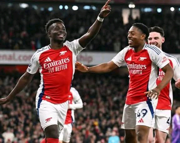 Premier League: Bukayo Saka yagarukanye umugisha muri Arsenal naho Manchester United yongera kugayika