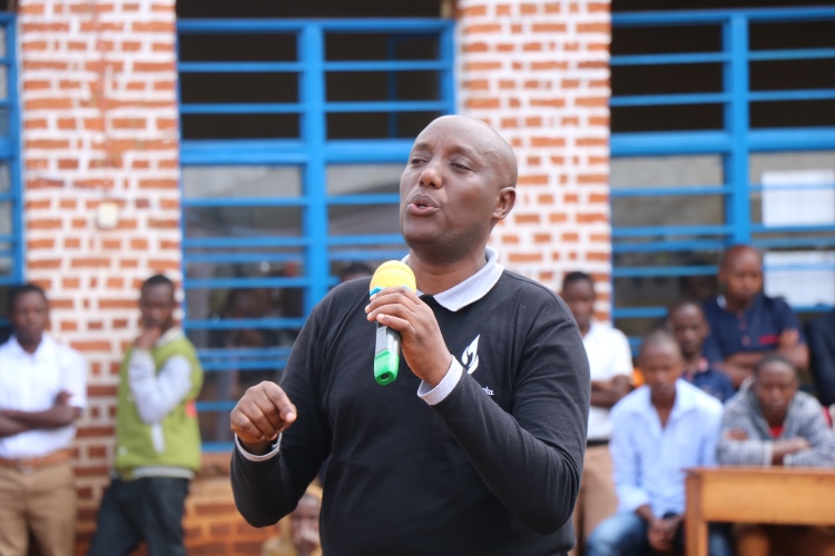 Senderi yasohoye icyarimwe indirimbo ebyiri zizafasha Abanyarwanda mu #Kwibuka31 -ZUMVE