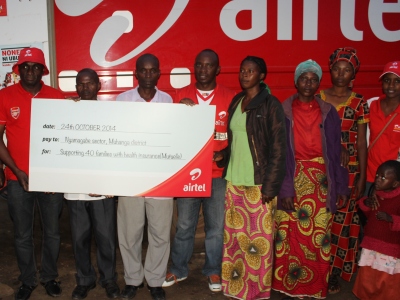 Airtel yishyuriye imiryango  ubwisungane mu kwivuza(Mutuelle de Santé) mu karere ka Muhanga