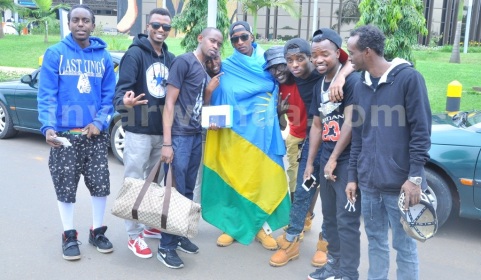 Nizzo yamaze gufata indege asanga bagenzi be i Lagos muri ‘Gidi Culture Festival’